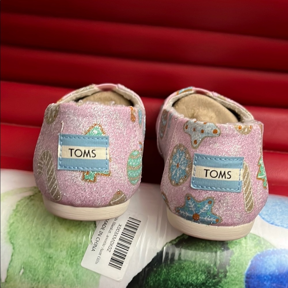 TOMS Festive Pink Glitter Slip-Ons.NWOT - Picture 2 of 5